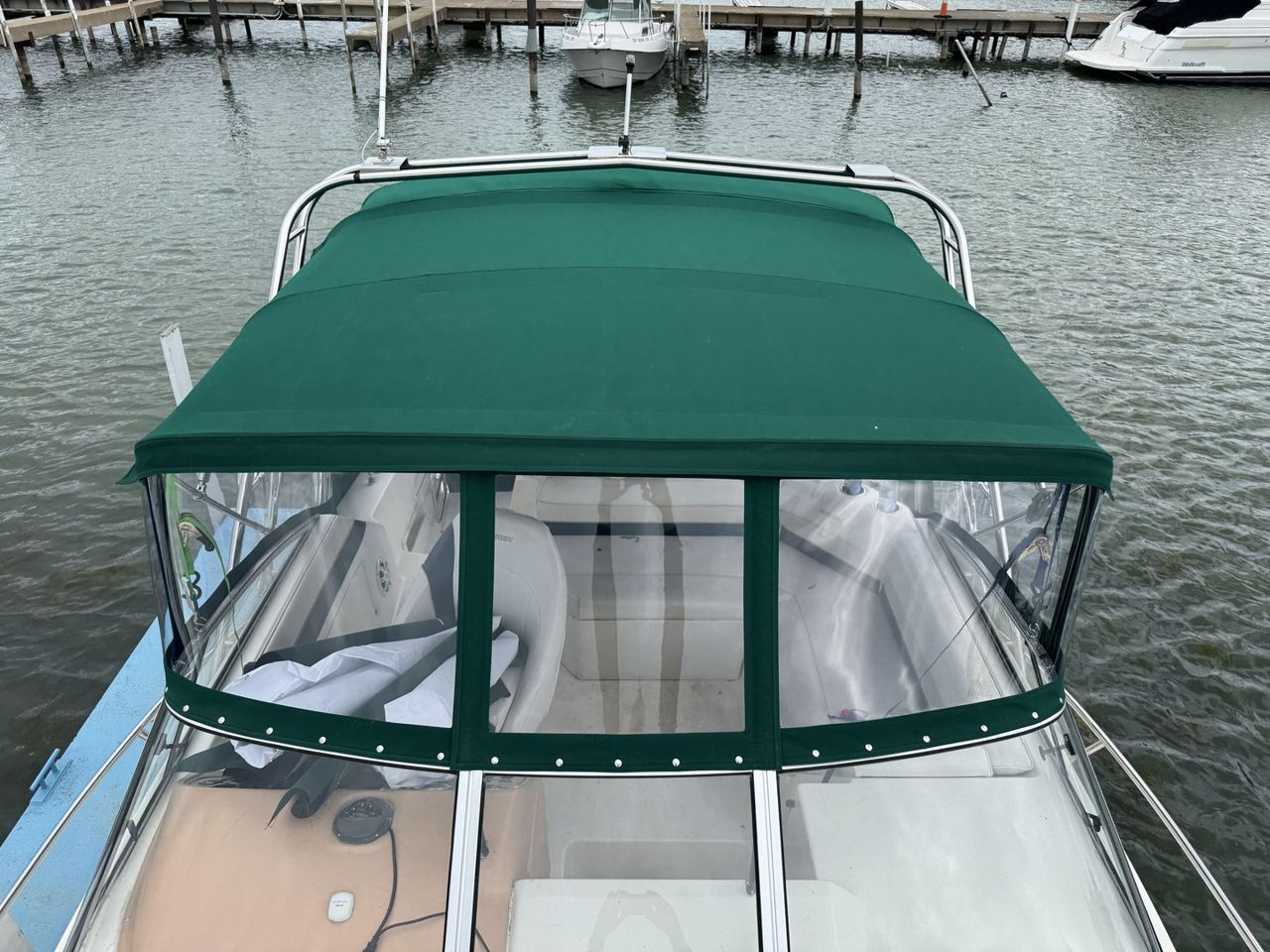 View Green canvas enclosure