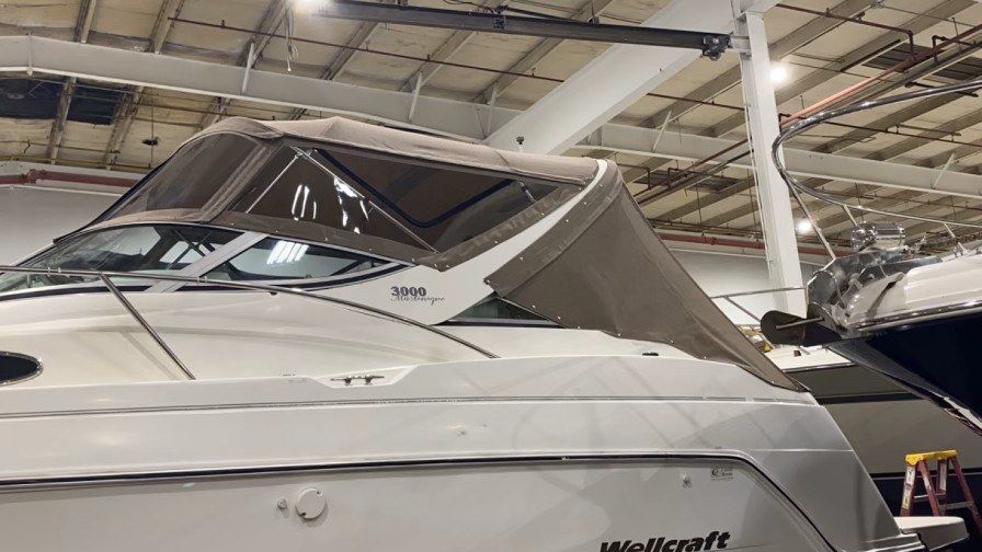 View Fitted Wellcraft Martinique cockpit cover